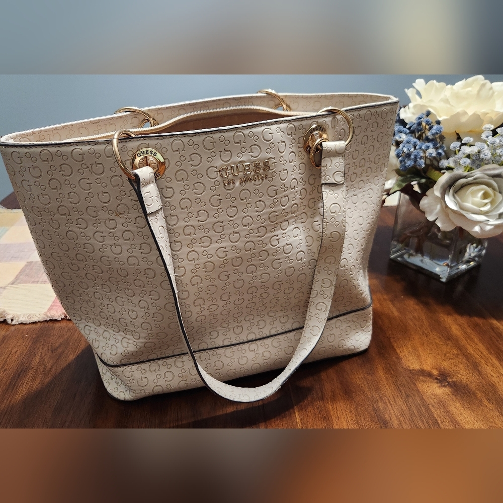 Guess Los Angeles  Cream Tote Bag with Elegant Shimmer